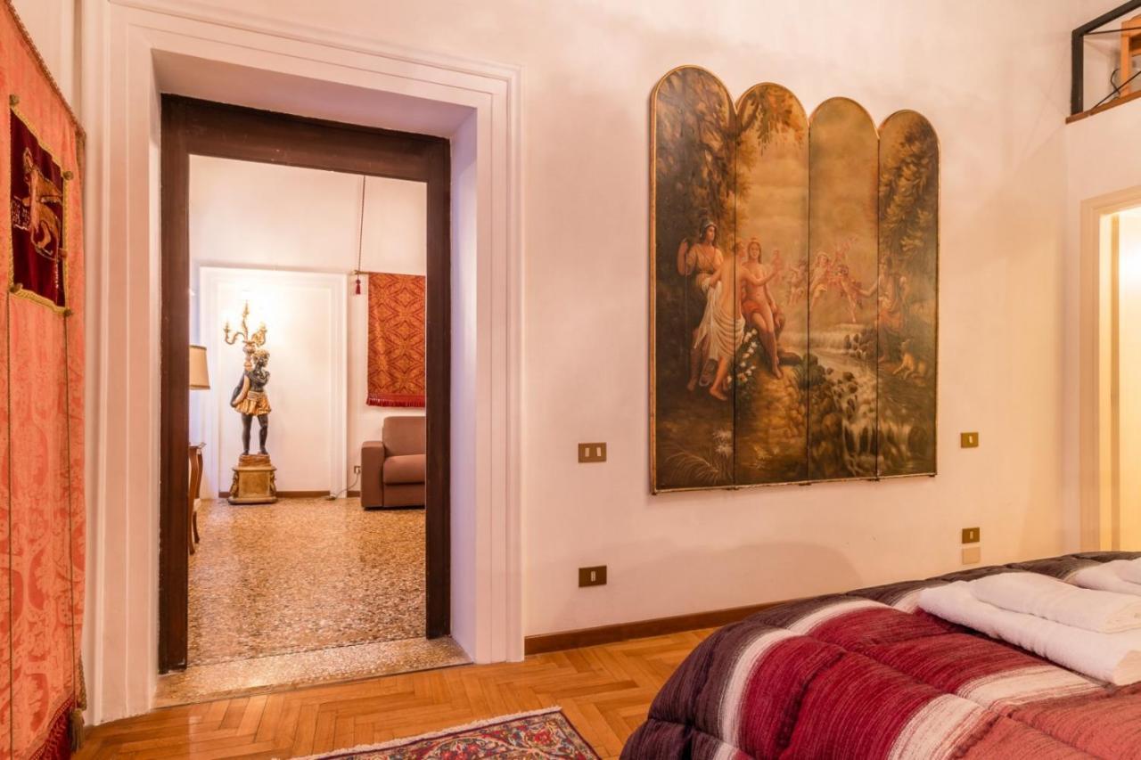 Fenice Backstage Over Canal Venice Luaran gambar