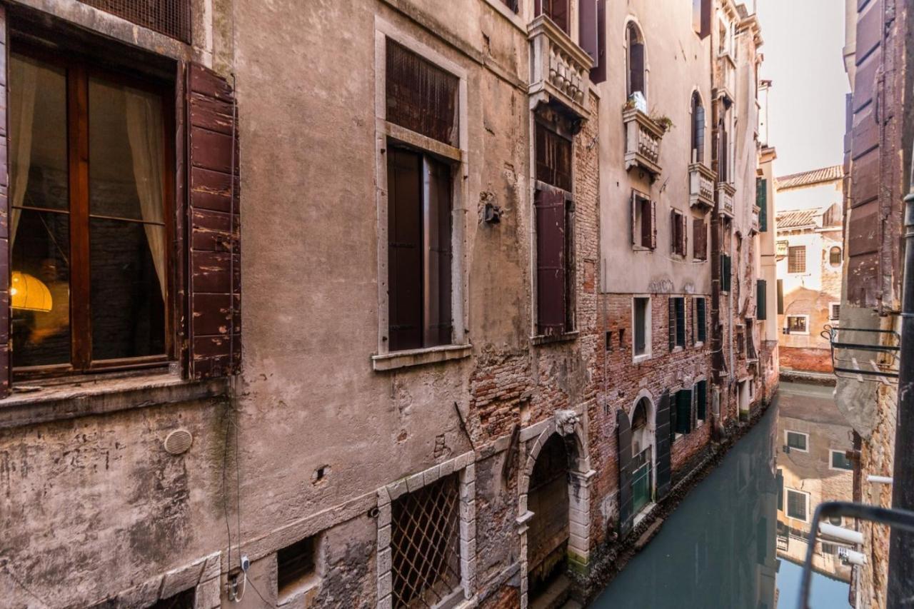 Fenice Backstage Over Canal Venice Luaran gambar